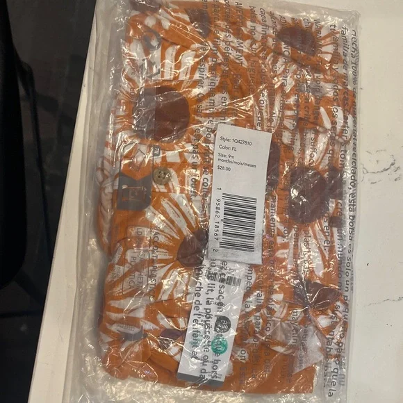 Carter’s Baby Girl’s Orange Floral Top and Shorts Set Size 9M NWT - Picture 2 of 5